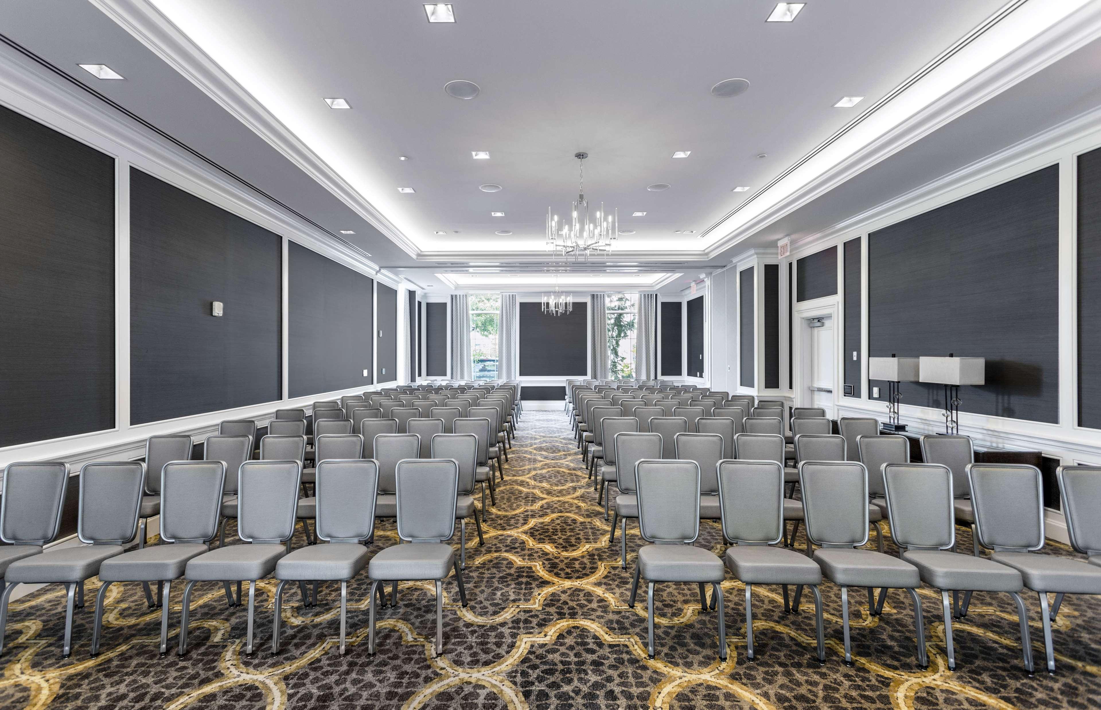 Hilton Columbus At Easton Hotel Exterior photo