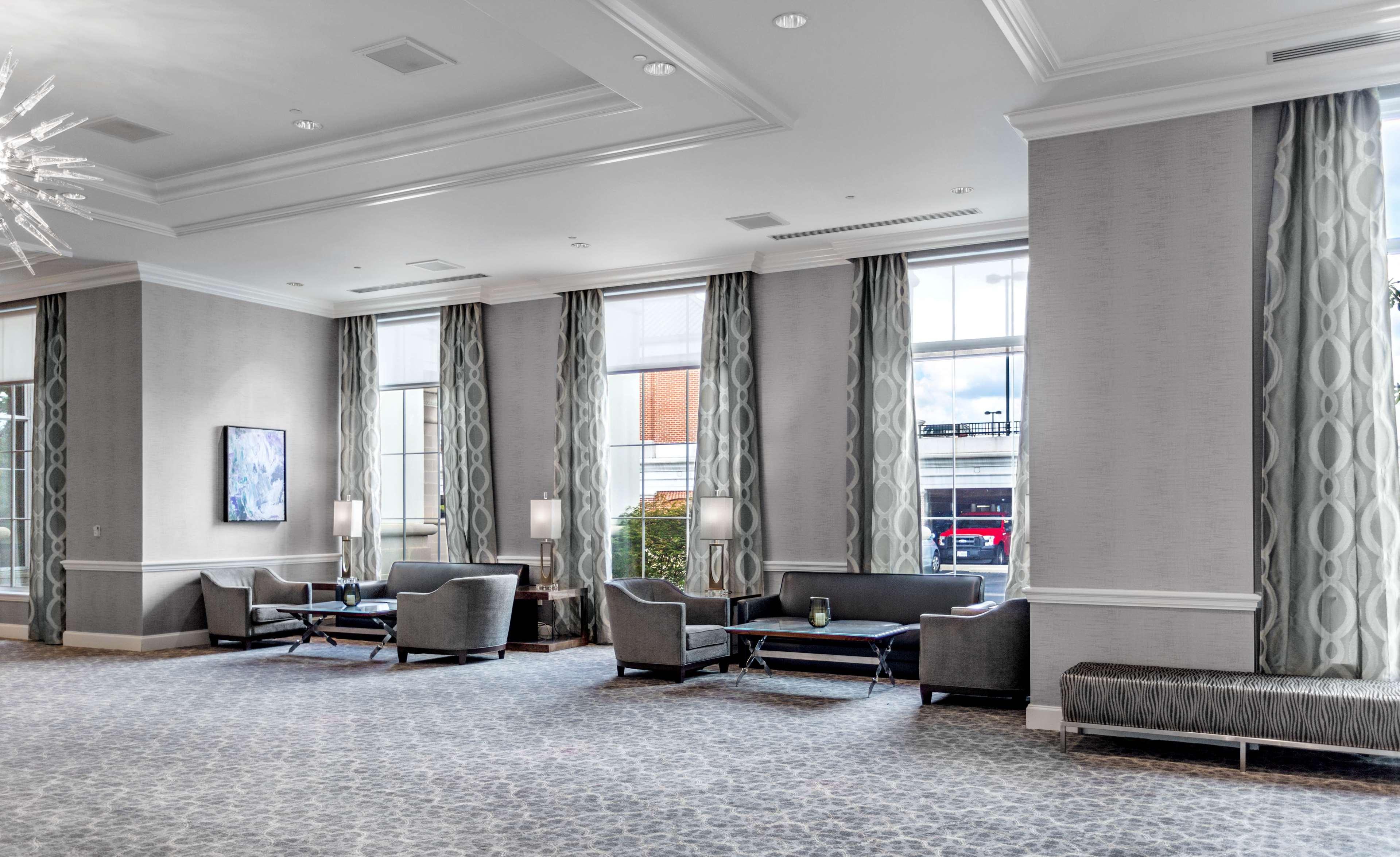 Hilton Columbus At Easton Hotel Exterior photo