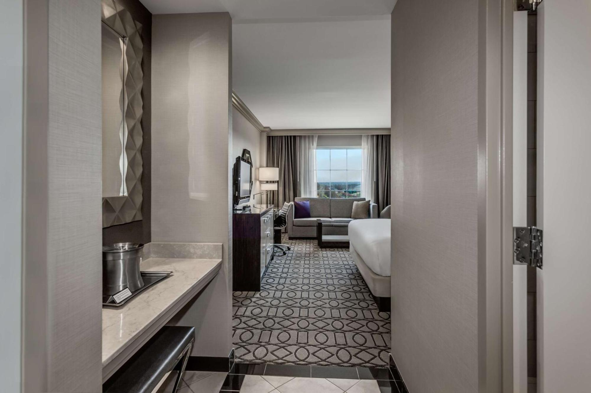 Hilton Columbus At Easton Hotel Exterior photo